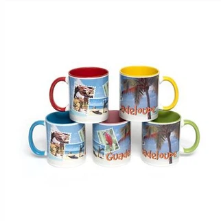 Barevné keramické hrnky na kávu