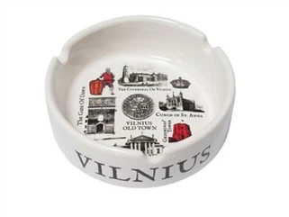 Bílý keramický popelník